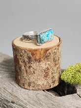 Load image into Gallery viewer, Rectangle Vintage Turquoise Ring