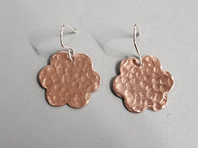 Load image into Gallery viewer, Copper Hammer Texture Flower Earrings