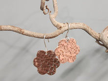 Load image into Gallery viewer, Copper Hammer Texture Flower Earrings