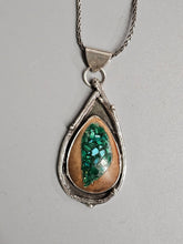 Load image into Gallery viewer, Avocado Heart & Malachite Necklace