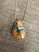 Load image into Gallery viewer, Spiny Oyster Turquoise Necklace