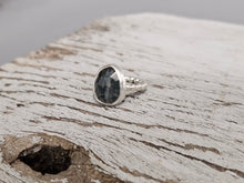 Load image into Gallery viewer, Sapphire Faceted Stone Ring