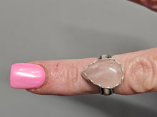 Load image into Gallery viewer, Rose Quartz Ring