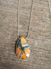 Load image into Gallery viewer, Spiny Oyster Turquoise Necklace