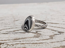 Load image into Gallery viewer, Fordite Oval Ring