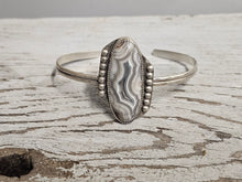 Load image into Gallery viewer, Crazy Laced Agate Bracelet