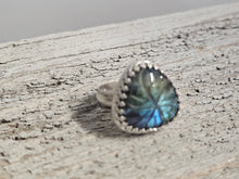 Load image into Gallery viewer, Labradorite Carved Stone Ring
