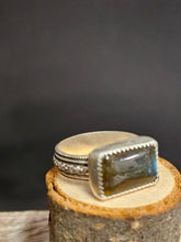 Load image into Gallery viewer, Labradorite Ring