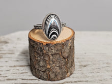 Load image into Gallery viewer, Fordite Oval Ring