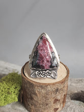 Load image into Gallery viewer, Eudialyte Stone Ring