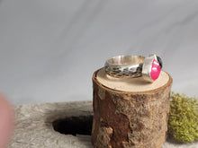 Load image into Gallery viewer, Rani Chalcedony & Black Onyx Ring