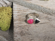 Load image into Gallery viewer, Rani Chalcedony & Black Onyx Ring