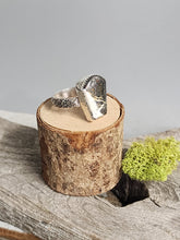 Load image into Gallery viewer, White Buffalo Ring with Snake Textured Band
