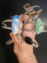 Load image into Gallery viewer, Laced Agate Irish Flower Bracelet
