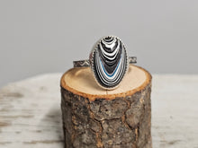 Load image into Gallery viewer, Fordite Oval Ring
