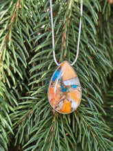 Load image into Gallery viewer, Spiny Oyster Turquoise Necklace
