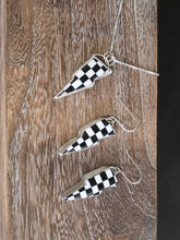 Load image into Gallery viewer, Zero to Thunder Bolt Necklace
