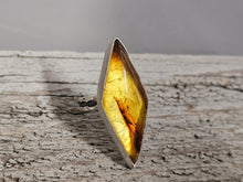 Load image into Gallery viewer, Amber Stone Ring
