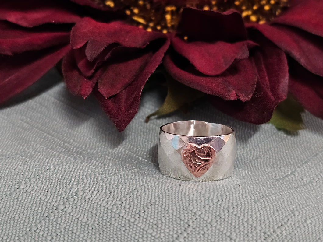 Diamond Textured Ring with Copper Heart