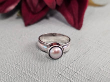 Load image into Gallery viewer, Pearl Sterling Silver Ring
