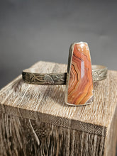 Load image into Gallery viewer, Laced Agate Irish Flower Bracelet
