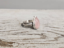 Load image into Gallery viewer, Rose Quartz Ring
