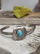 Load image into Gallery viewer, Faceted Turquoise Cowboy Hat Bracelet
