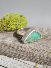 Load image into Gallery viewer, Turquoise Vintage Ring
