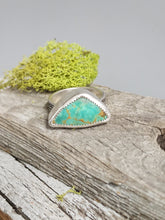 Load image into Gallery viewer, Turquoise Vintage Ring
