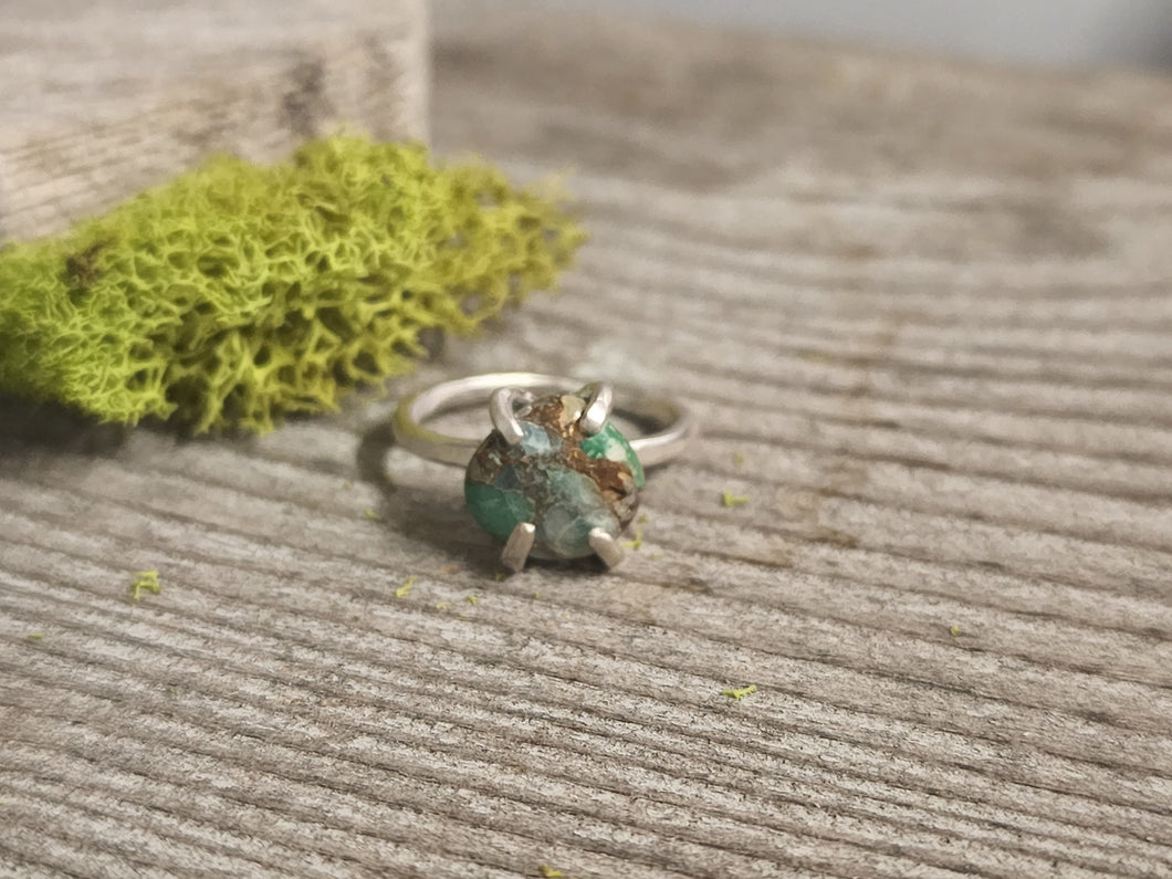 Spiny Oyster Copper Prong Ring